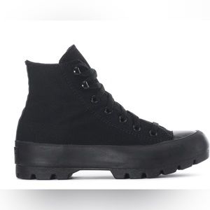 CONVERSE CHUCK TAYLOR ALL STAR
LUGGED - WOMENS Size 7 Black/Black